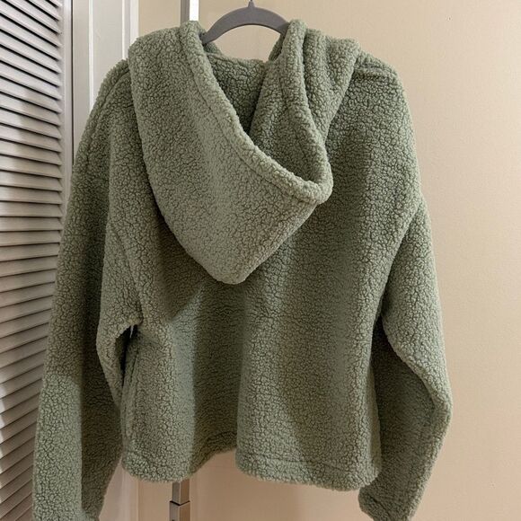 Cozy Green Sherpa Hoodie - Picture 5 of 5